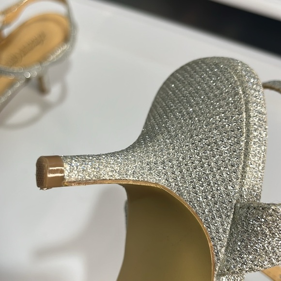 Badgley Mischka Womens Sliver Open Toe Kitten Heel Glitter Rhinestone Size 8.5 - Picture 13 of 16